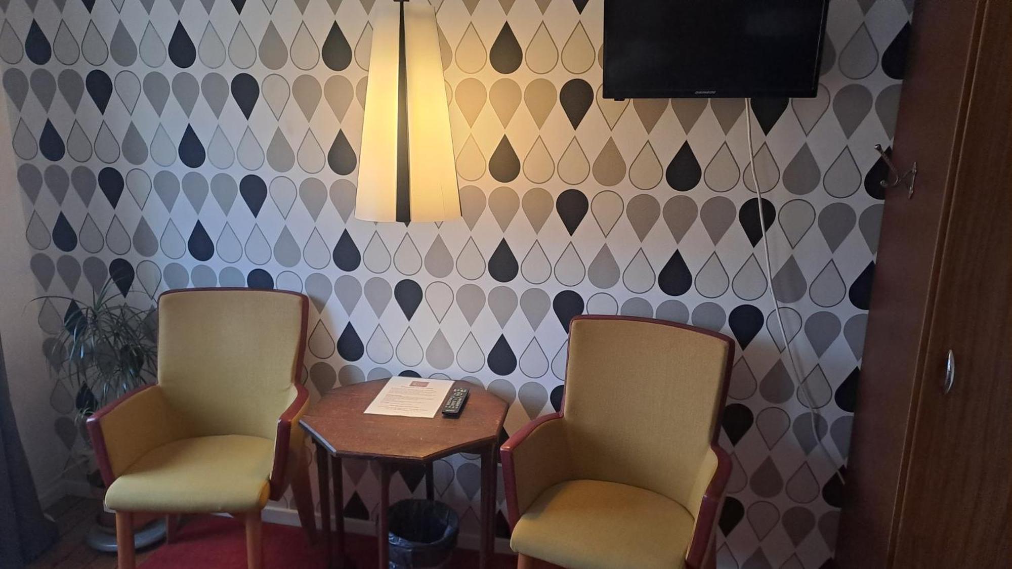 Sveriges Minsta Hotell! Hotel Gruyere 란스크로나 외부 사진